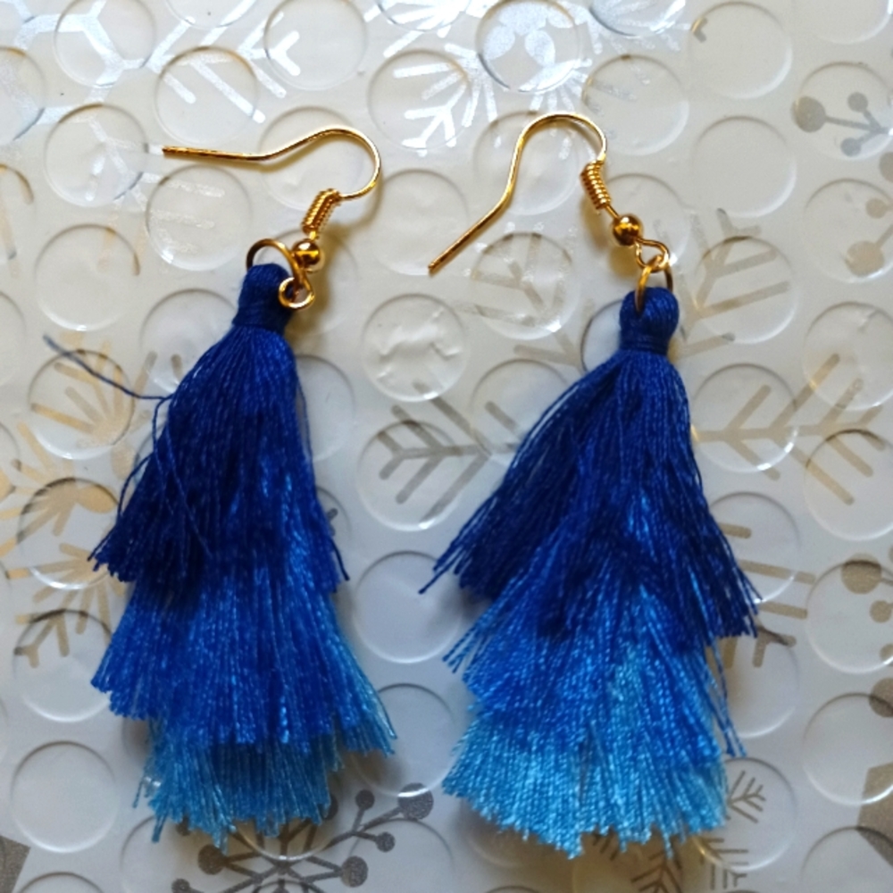 Multi-layered tassel earrings